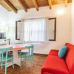 Residenziale Menhirs شقة فندقية 3*