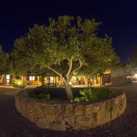 Residenziale Menhirs