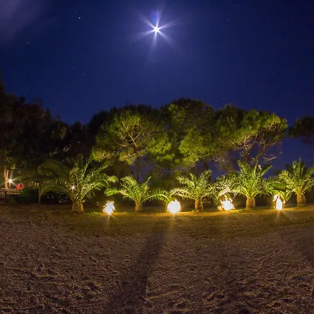 アパートホテル Residenziale Menhirs 3*