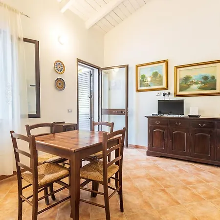 Ξενοδοχείο με διαμερίσματα Residenziale Menhirs Putzu Idu