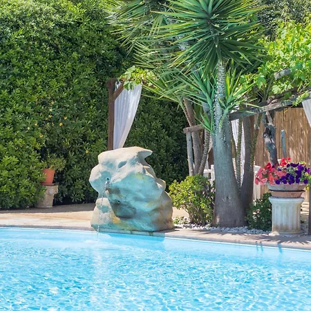 Residenziale Menhirs Ξενοδοχείο με διαμερίσματα Putzu Idu