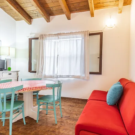 Residenziale Menhirs Aparthotel 3*